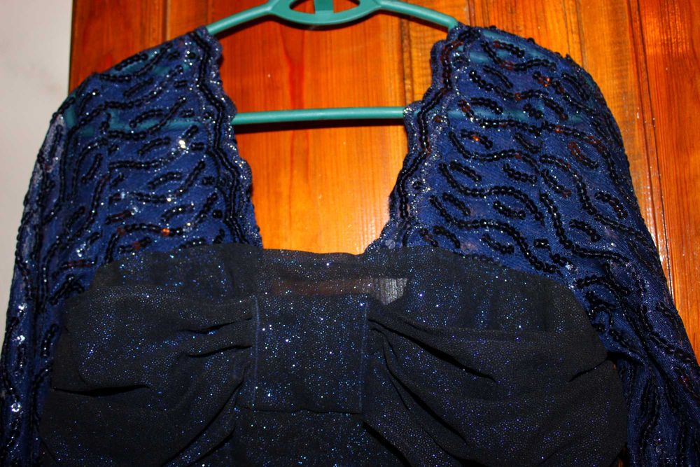 Вечернее платье с пайетками