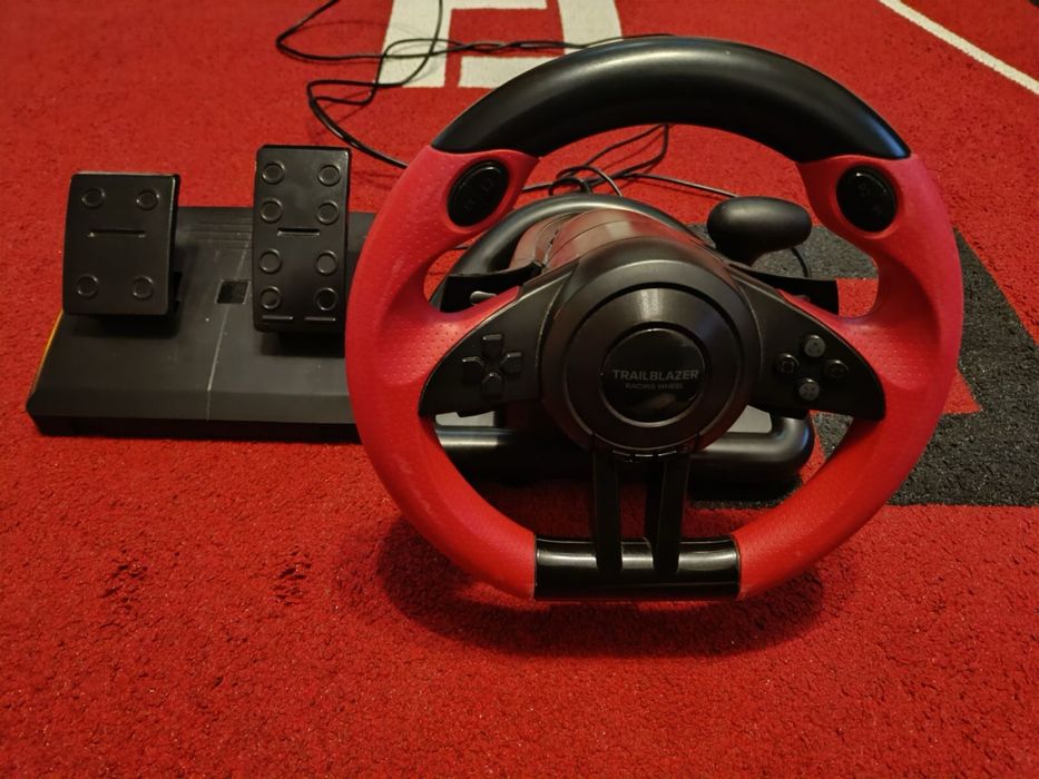 Волан с педали.