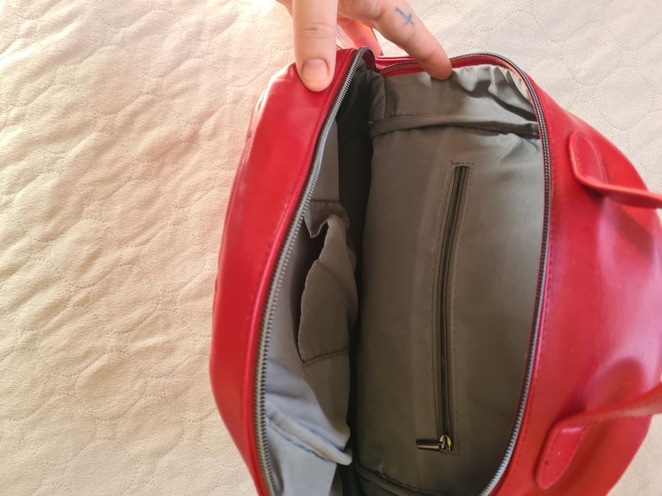 Vând ghiozdanel elegant