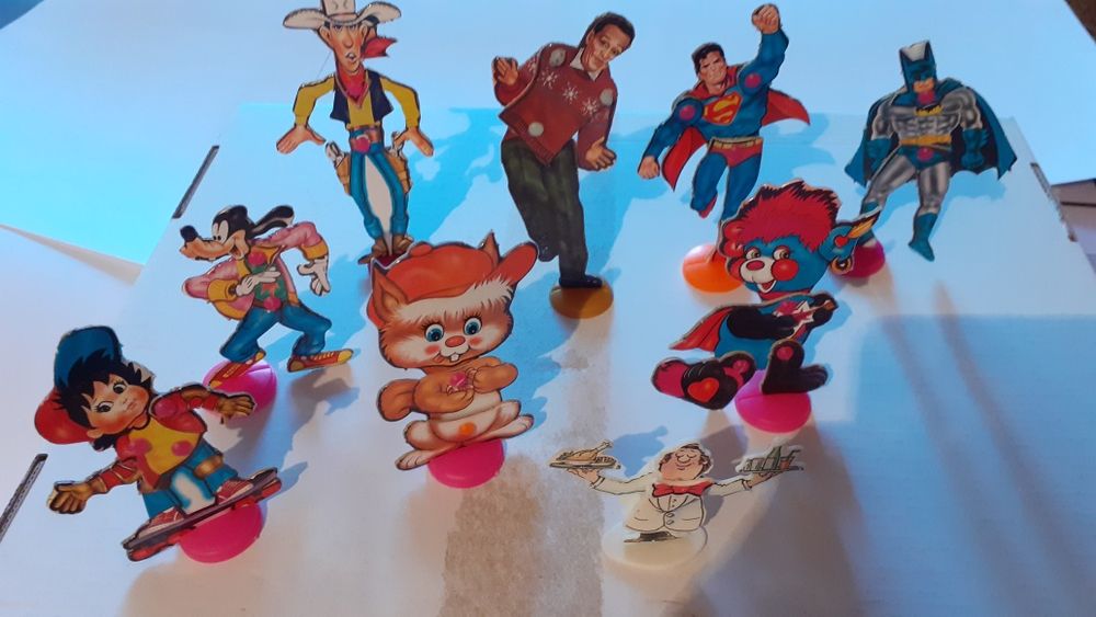 Играчки от шоколадови яйца и други