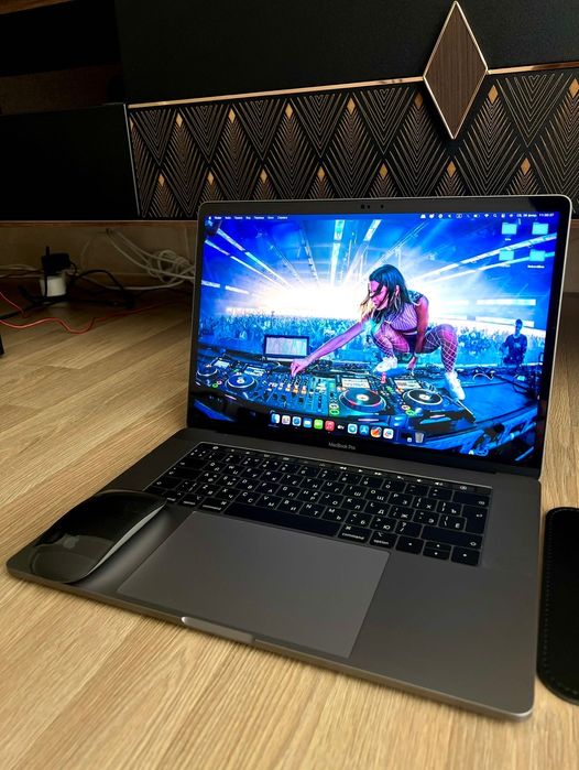 MacBook Pro 15 - inch 2018