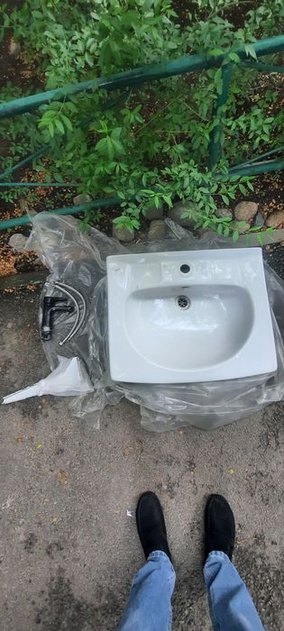 Продам Раковину навесную