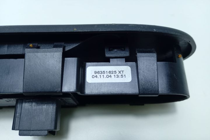 Buton  geam dreapta 96351625XT Peugeot 307 prima generatie seria