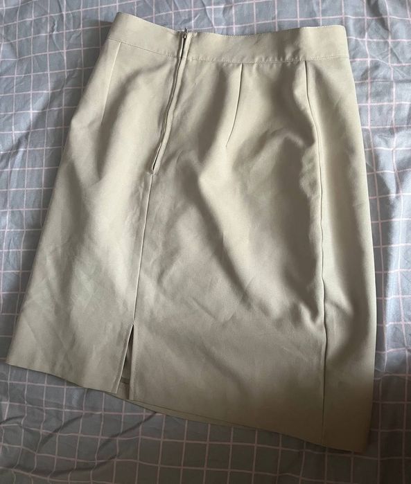 Продам юбку бежевую
