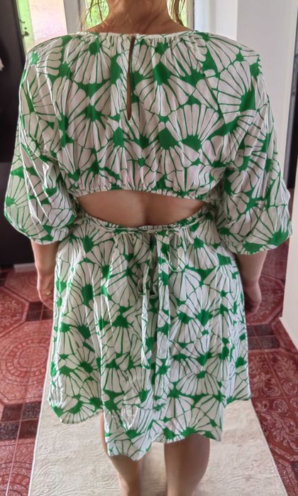 Рокля H&M много лека