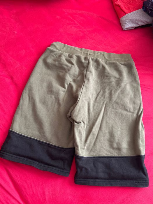 Geacă DKNY cu 2 fețe+ pantaloni scurți