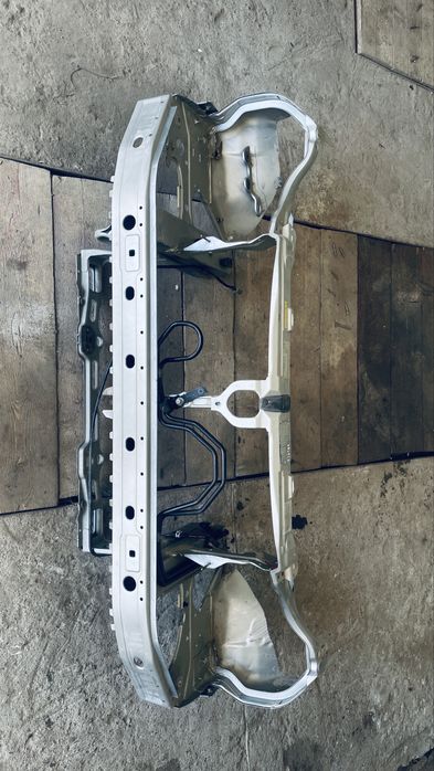 Продам телевизор на мерседес w219