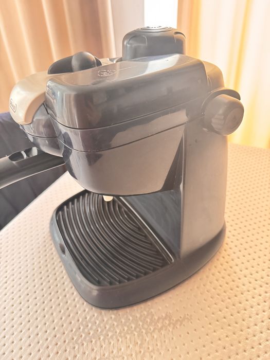 Кофеварка Delonghi