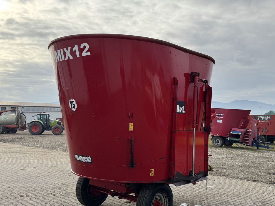 Remorca tehnologica/furajera Siloking / BvL  V-Mix12 12m3