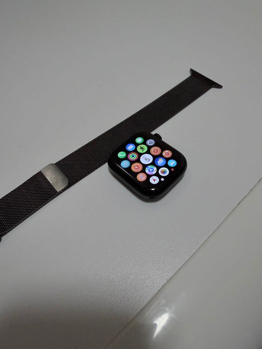 Apple Watch Series 10, 46mm.  каишка „ Milanese Loop“
