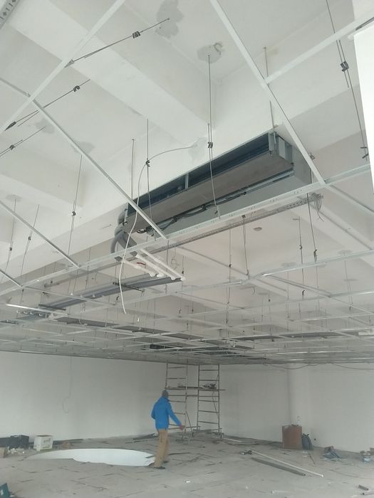 Montaj aer conditionat ,instalare,service,încărcare freon reparatii