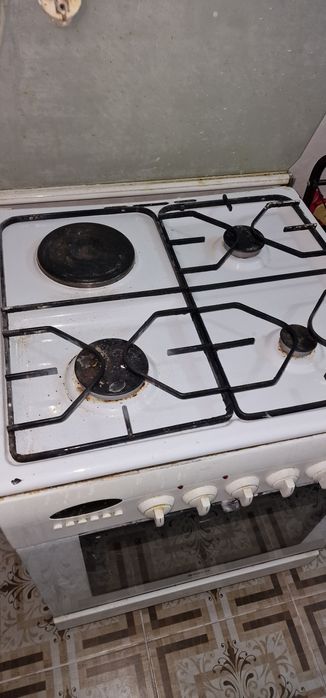 Продам газплиту бош