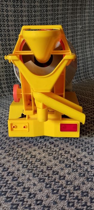 Бетономешалка машина игрушка.