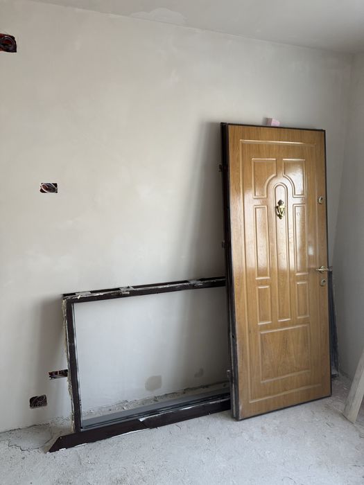 Usa metalica apartament