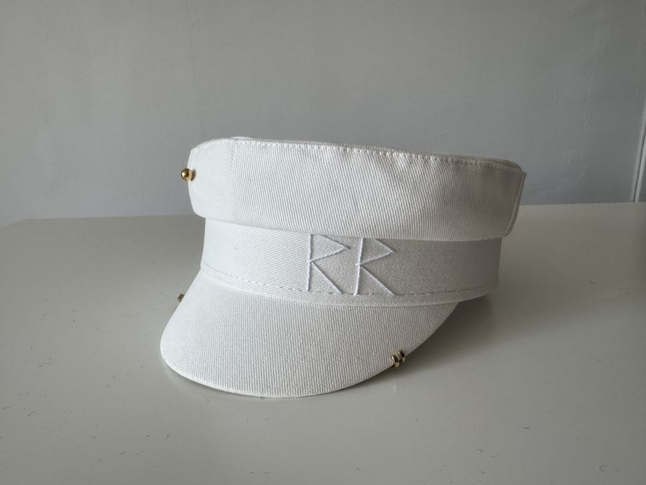 RB Шапки Ruslan Baginskiy