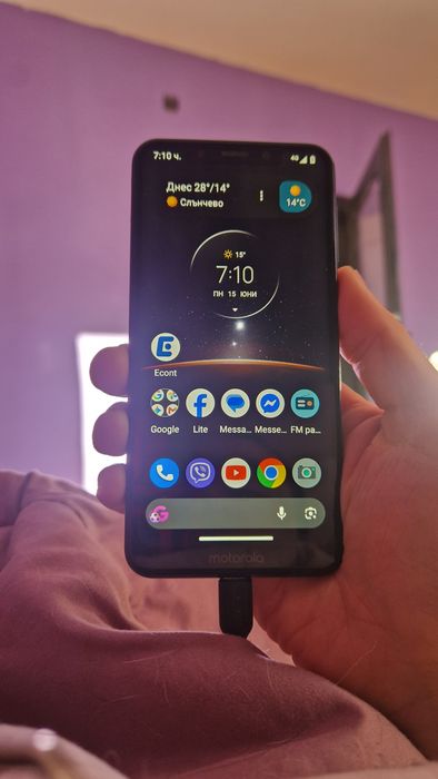 Джобен смартфон Моторола One