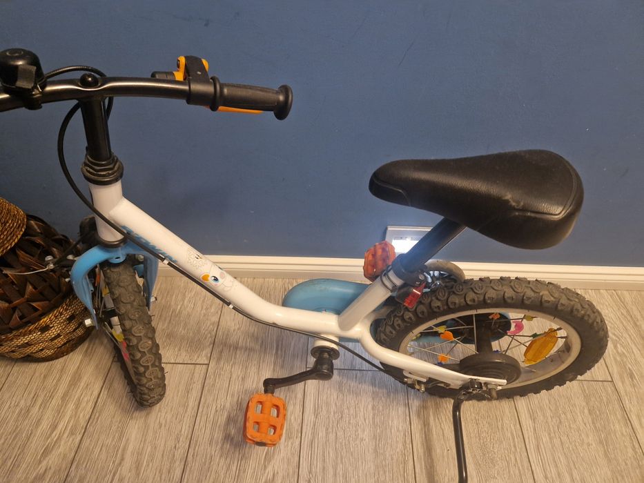 Vand bicicleta cu roti ajutatoare