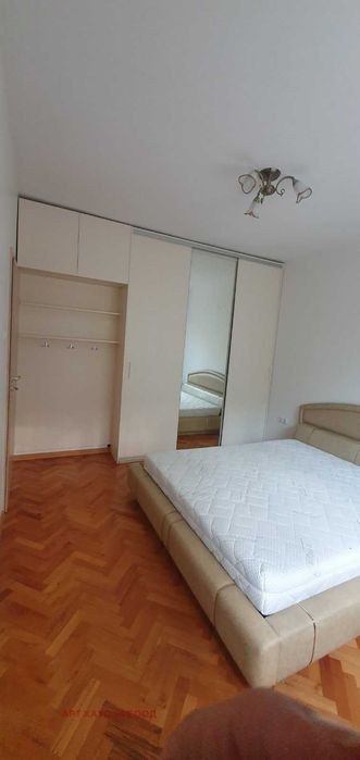 Дава се под наем Двустаен апартамент в София, Център - 75 кв.м за 700 € - Снимка #1