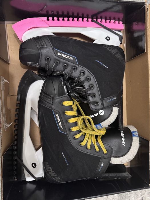 Продам коньки Nordway 300