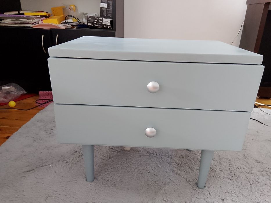 Ночно шкафче реновирано