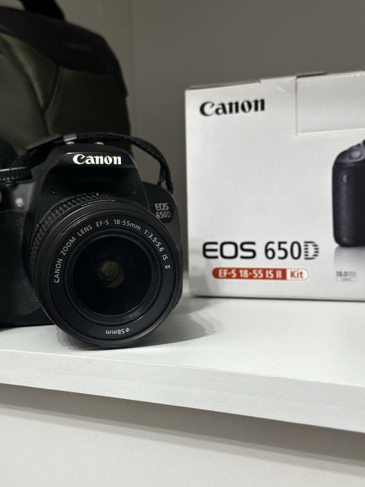 Продаю камеру Canon 650D