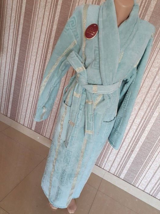 Banniy xalat xar xil ranglari bor