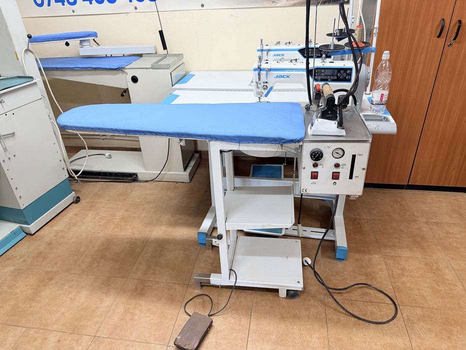 Masa de calcat cu absortie si generator abur de 5 l