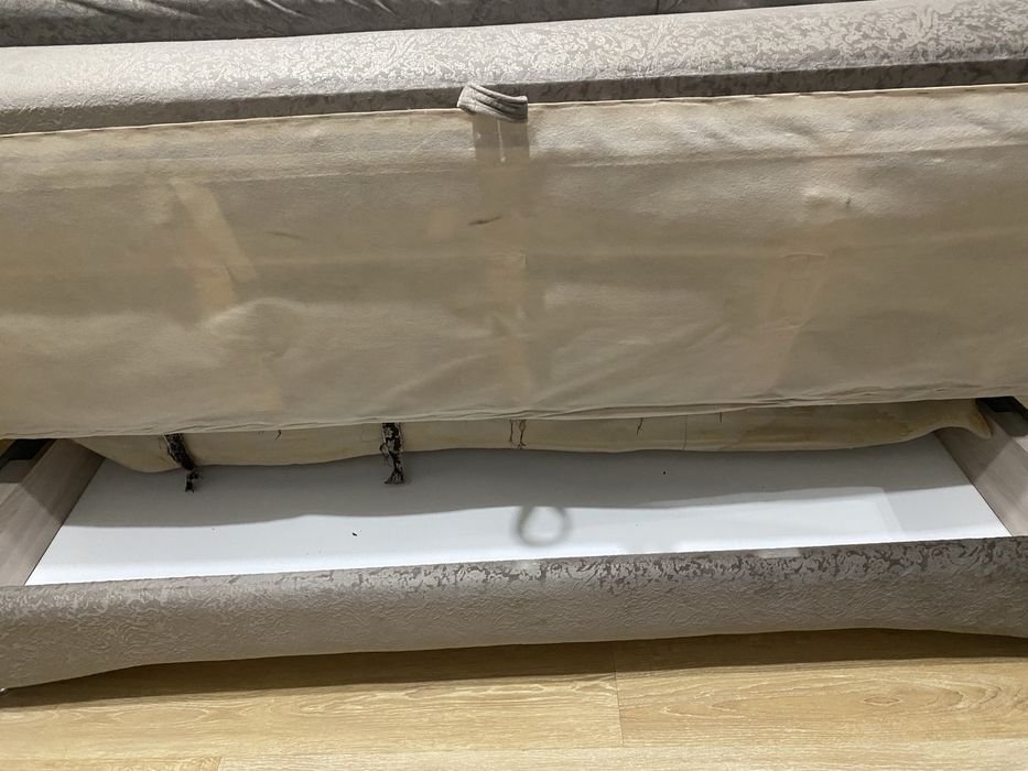 Диван в хорошем состоянии