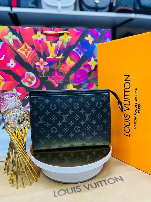 Мъжка чанта / клъч Louis Vuitton