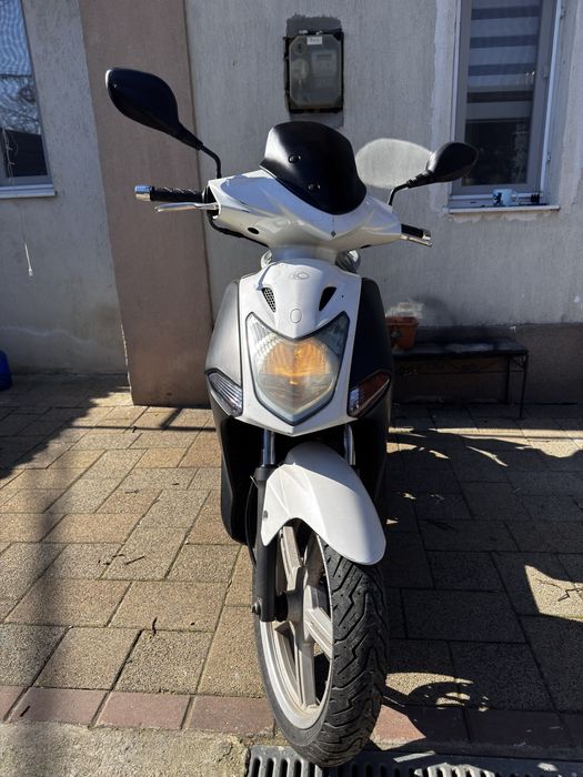 Scuter Kymco agility 50