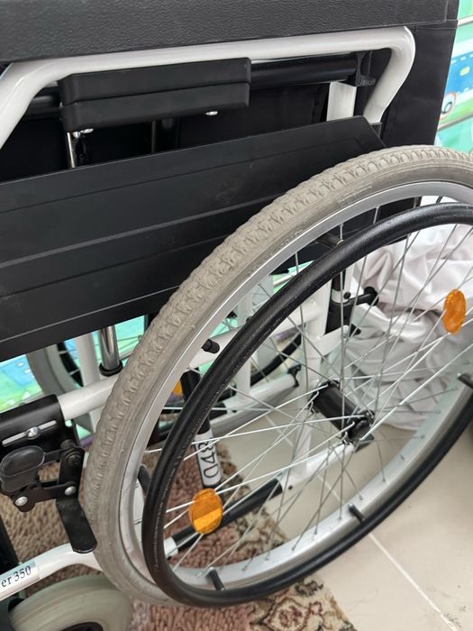 Продам инвалидную коляску