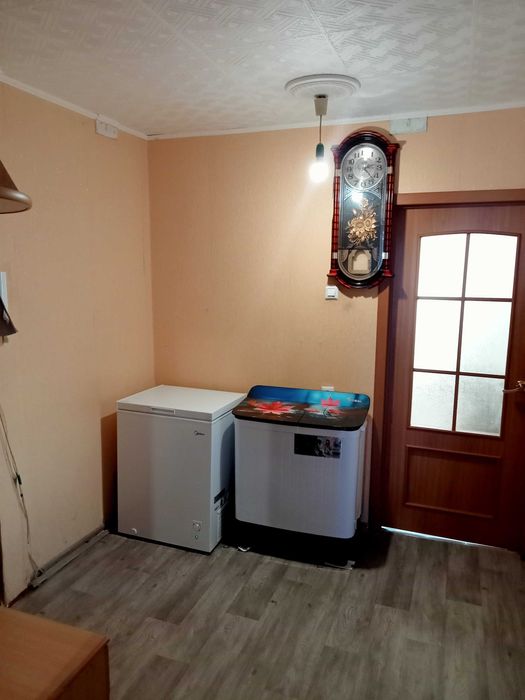 Продаю срочно трехкомн квартиру