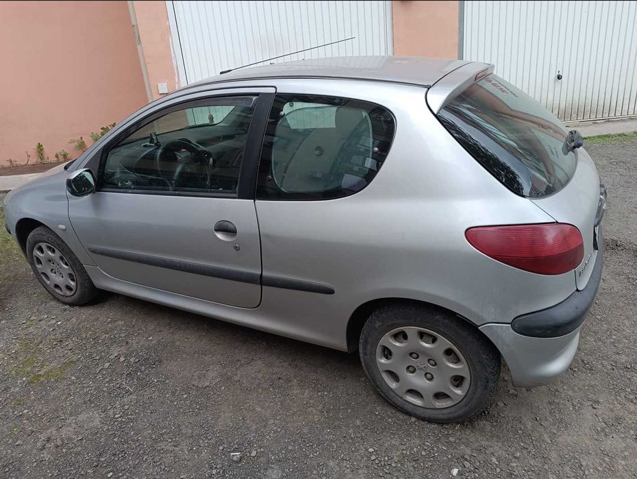 Продавам Peugeot 206 1.4 HDI Товарен (1+1)