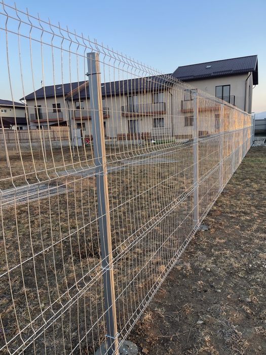 Imprejmuiri terenuri cu plasa bordurata
