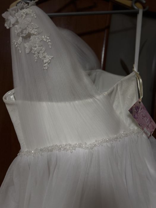 Продаю свадебное платье новое