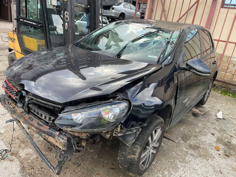 VW Golf 6 2.0 TDI / Голф 6 2.0 ТДИ 110 коня 2011 година на части