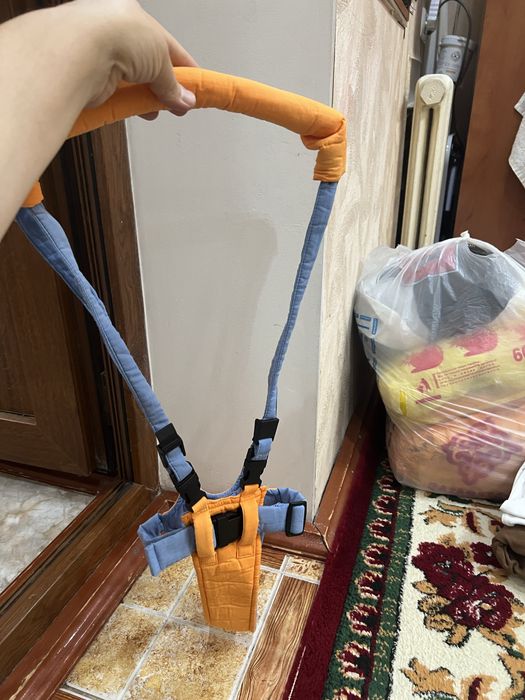 Продается детиский держатель помагает ходить