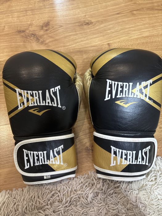 Продам перчатки Everlast — качество и комфорт