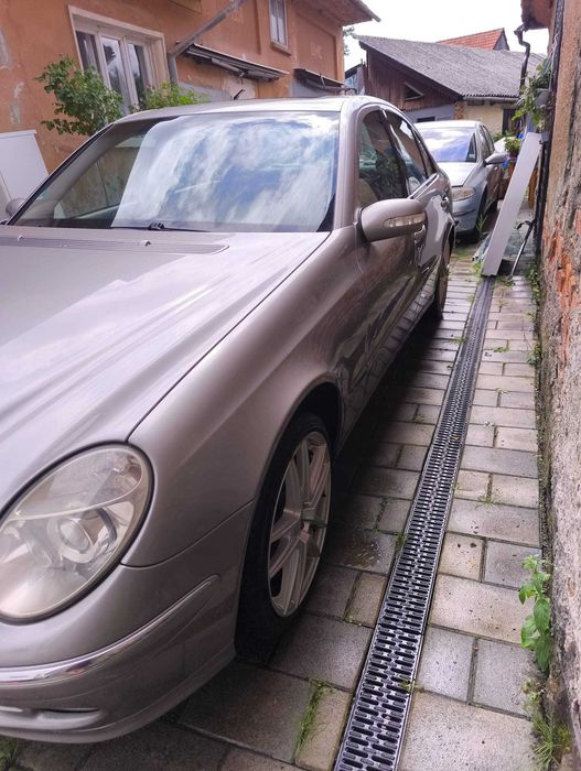 Mercedes Benz E 220