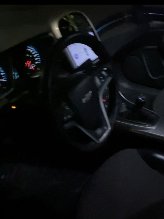 Malibu 1 MT Srochna Sotiladi