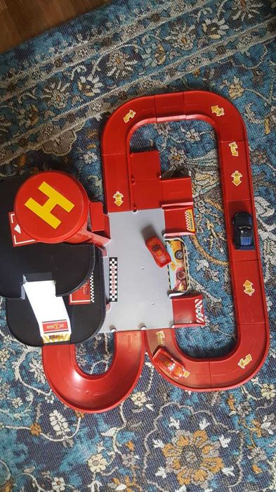 парковка. хотвилс водный трек