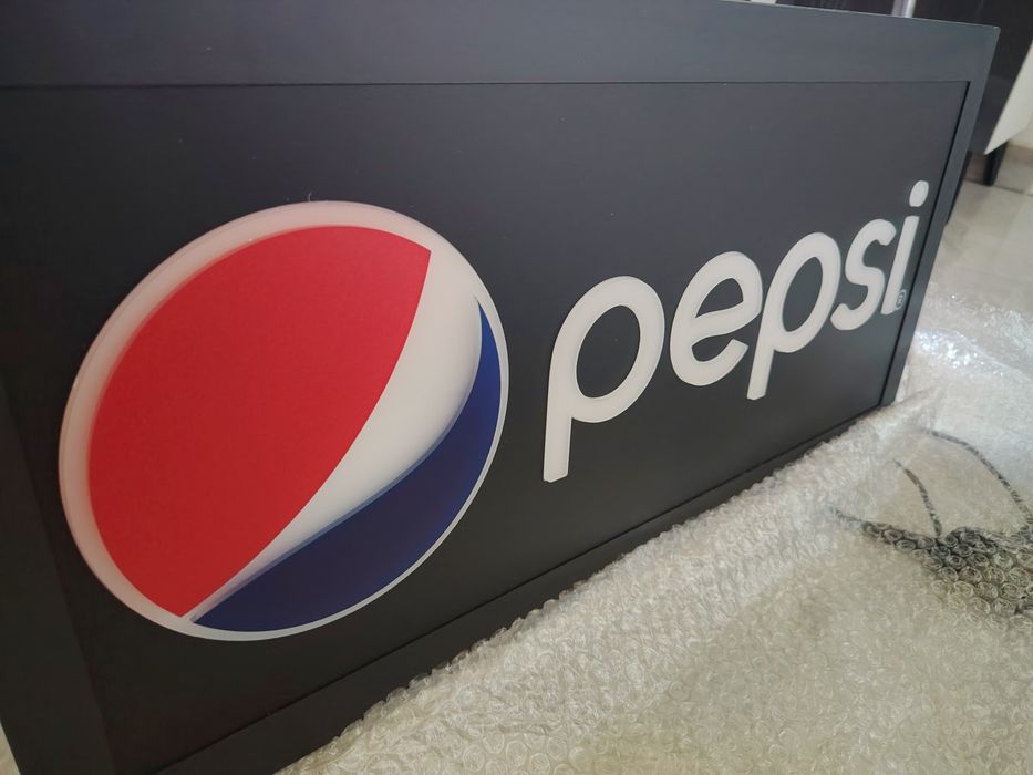 Reclama luminoasa Pepsi