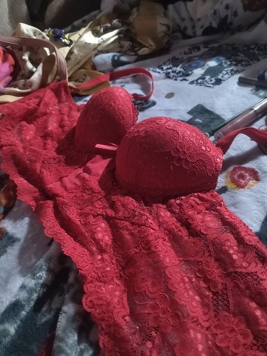 продам кружевной лифчик -корсет