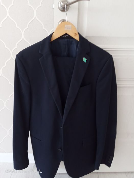 Пиджак и брюки для школы.