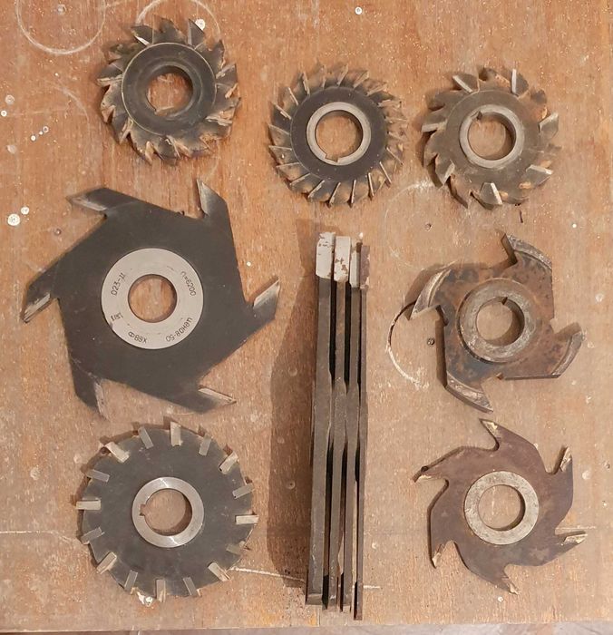 Фрезы по дереву разные