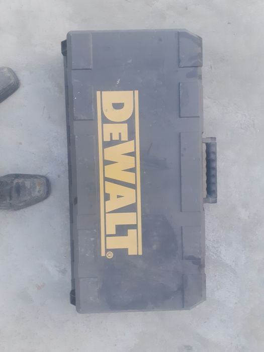 Dewalt otboyniy molotok