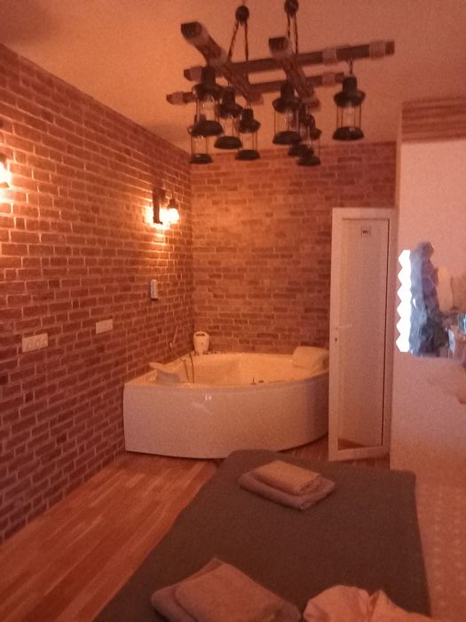 Caut colega apartament zona intima