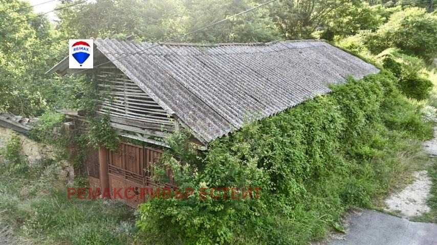 Селска къща за продажба в с. Сваленик