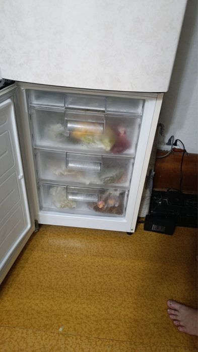Продам холодилник LG