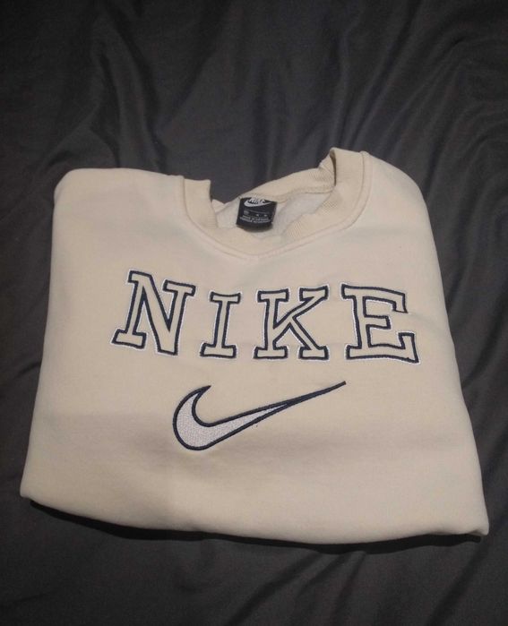 Светло жълто худи Nike